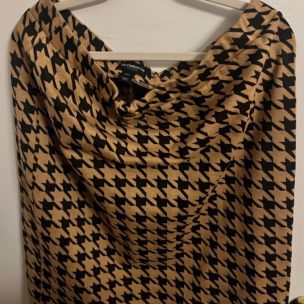 Chaps Black and Tan Houndstooth Skirt